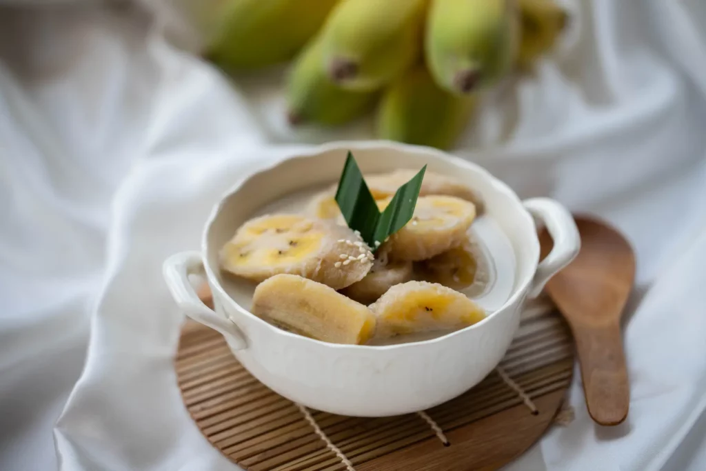 Thai Banana Coconut Soup (Kluay Buat Chi)